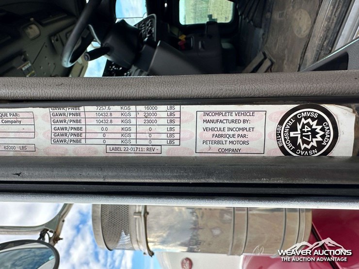 2014-peterbilt-367-t/a-sleeper-truck-tractor-image-3