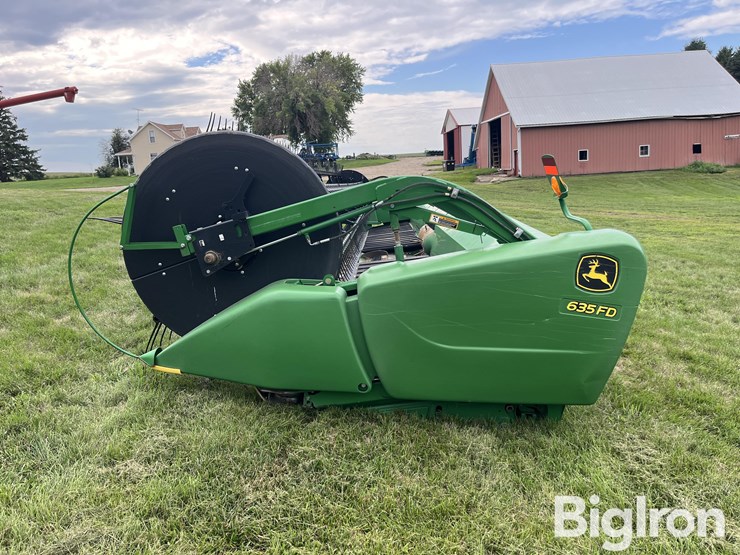 2013-john-deere-635fd-35'-flex-draper-image-8