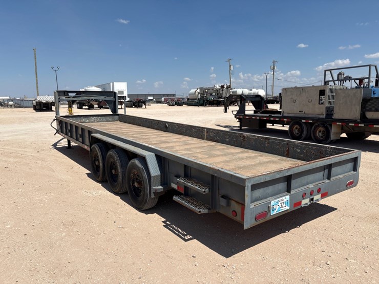 2012-trail-master-28’-x-7’-3-axle-goiseneck-trailer-image-3
