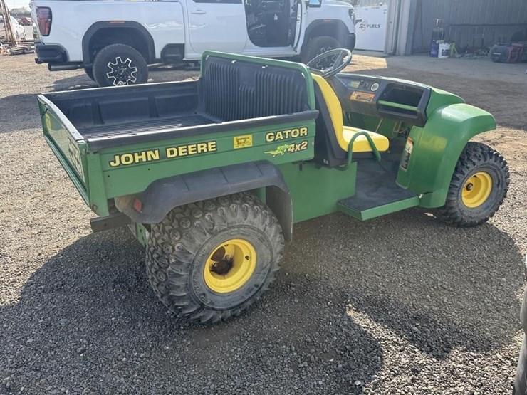 john-deere-gator-image-3