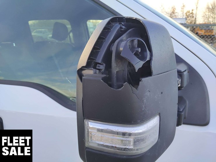 non-operable-2022-ford-f-350-super-duty-4x4-xlt-4dr-crew-cab-8-ft.-lb-srw-image-31