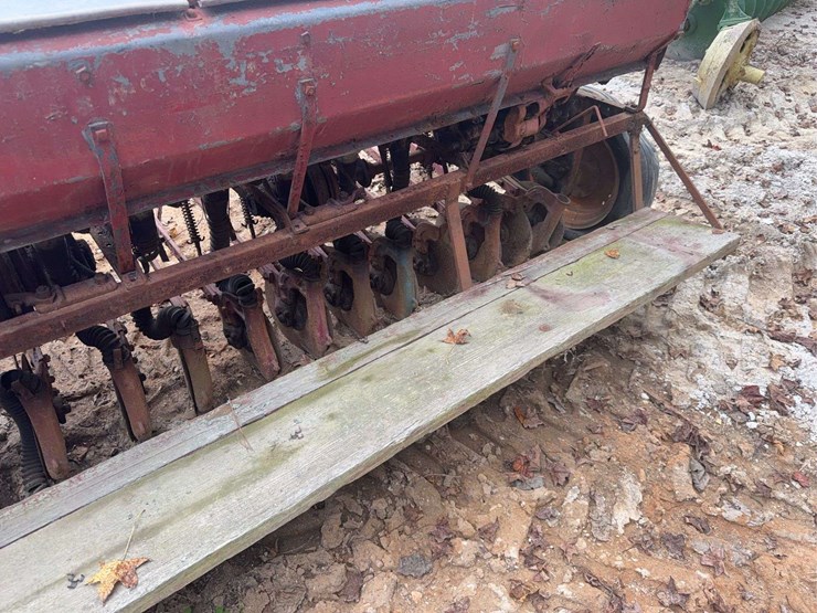 international-10’-grain-drill-image-14