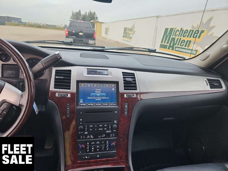 2007-cadillac-escalade-ext-awd-4dr-crew-cab-5.8-ft-box-image-16