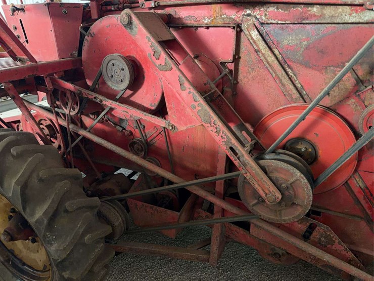 massey-harris-35-combine-image-25