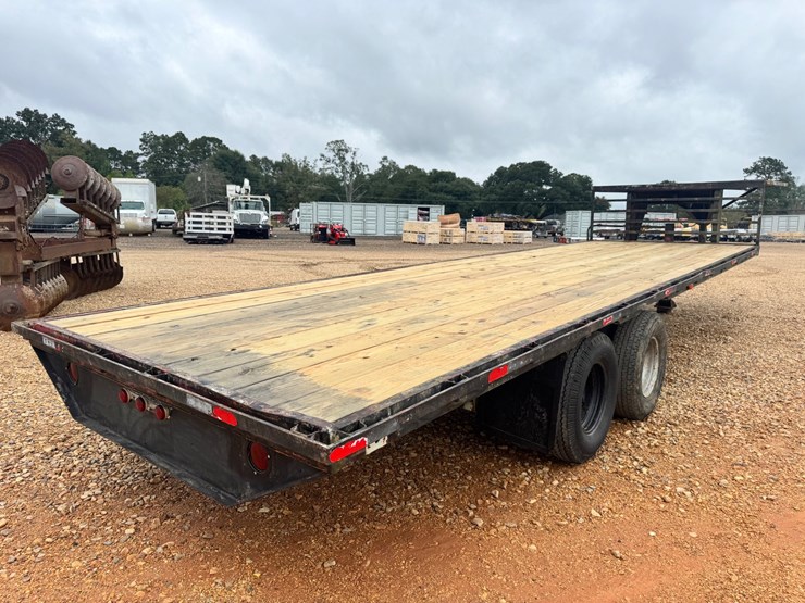 #273-•-26’-flatbed-gooseneck-image-4