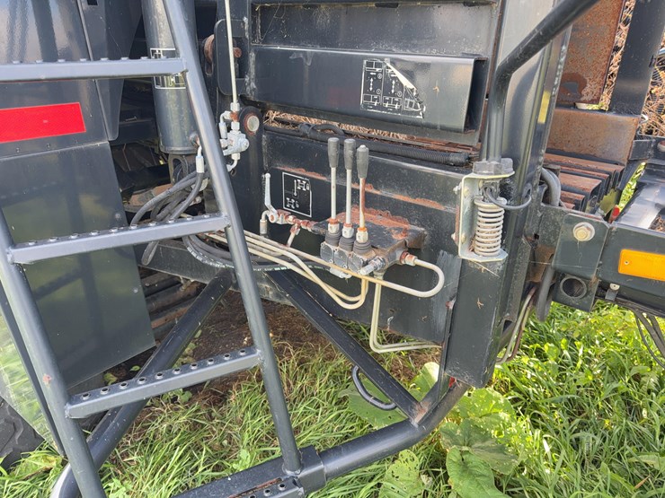 2009-new-holland-bb9060-image-11