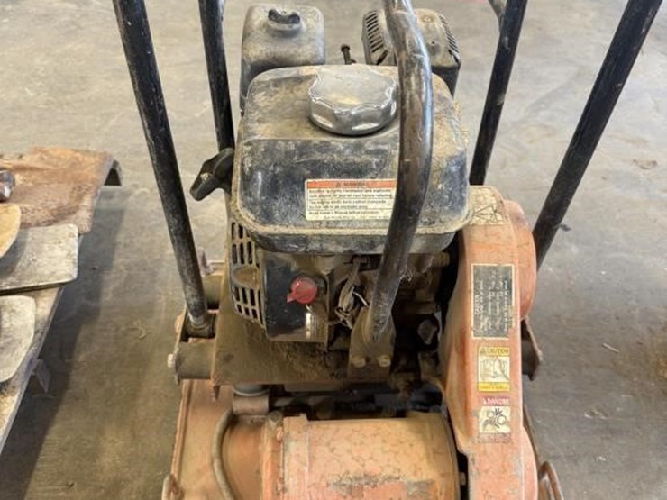 multiquip-mikasa-mvc-90-plate-compactor-image-3