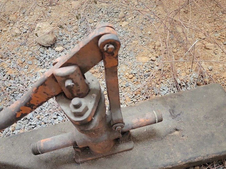 (2)-pumps-image-6