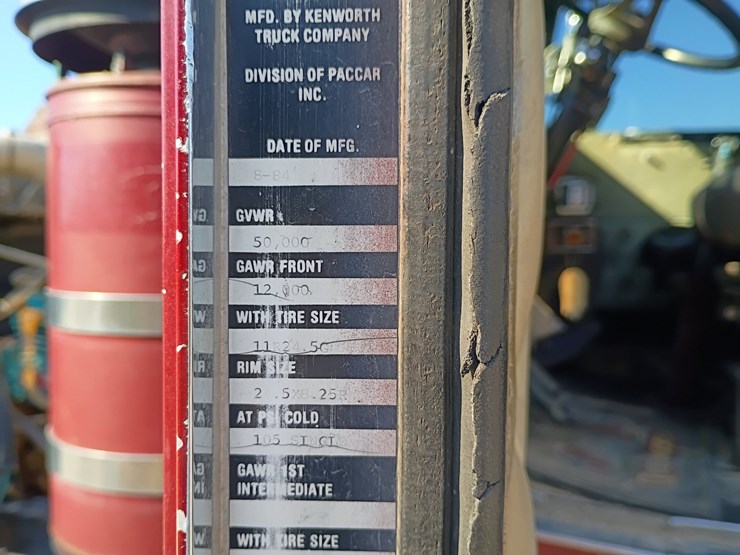 #27067-•-1984-kenworth-w900-tri-axle-dump-truck-image-44