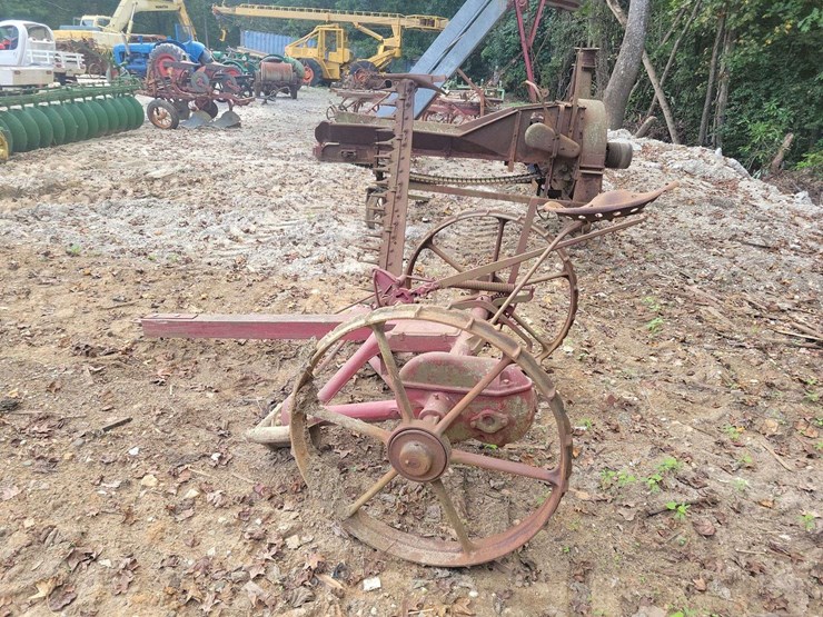 international-no-9-sickle-mower-image-2