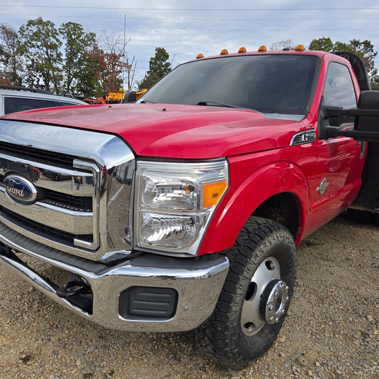 #27076 • 2011 Ford F-350 Pickup Truck (nonrunner)