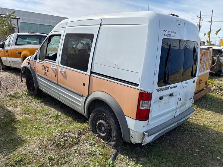 #68-•-2012-ford-transit-wagon-image-4
