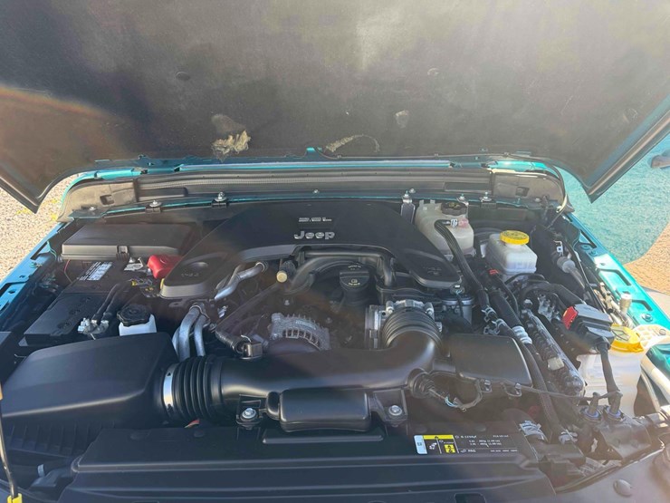 2019-jeep-wrangler-sport-image-12