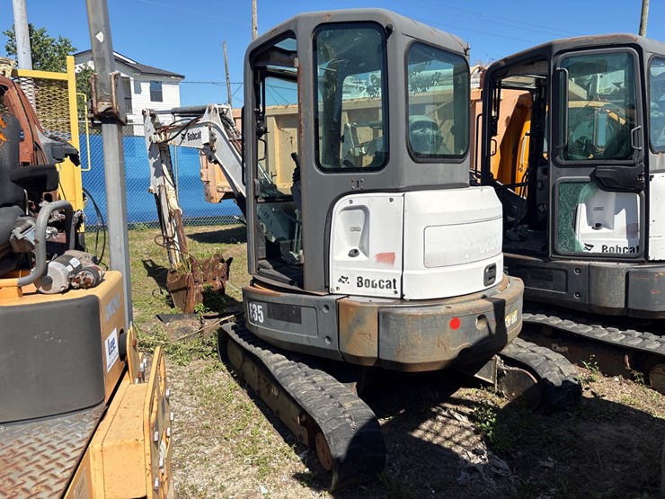 #43-•-2010-bobcat-mini-excavator-image-2