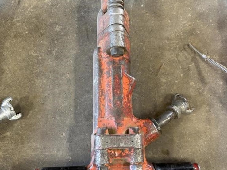 apt-60-lb-pnuematic-jack-hammer-image-1