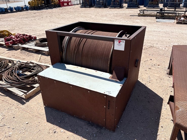 11’-x-8.5’-flatbed-wireline-truck-bed-&-wireline-winch-w/-30”w-drum-image-2