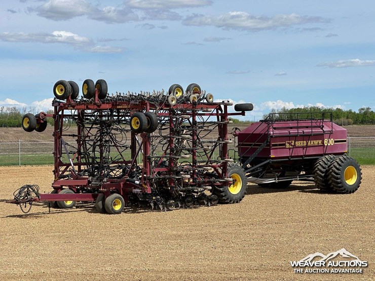 2010-seedhawk-62-ft.-seeder-image-1