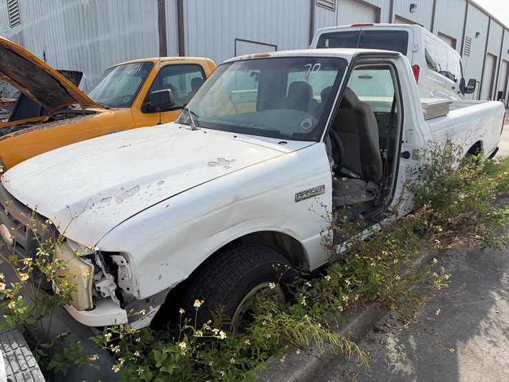 #70-•-ford-ranger-regular-cab-pickup-truck-with-bed-toolbox-image-1
