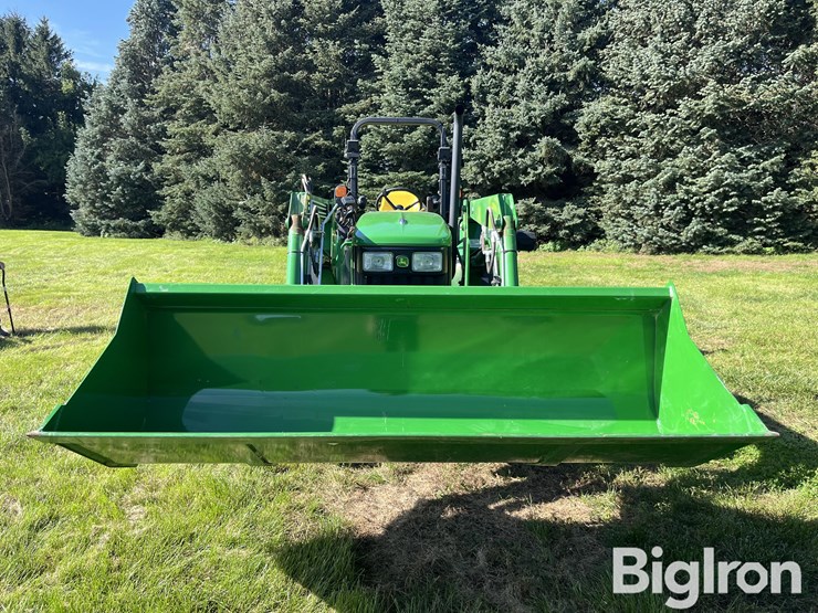 2011-john-deere-5075m-mfwd-tractor-w/533-loader-image-2