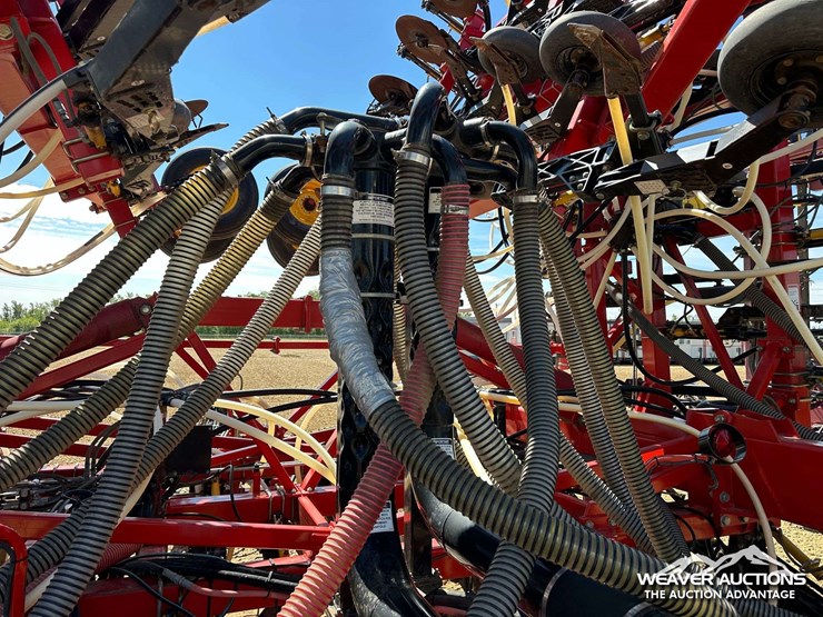 2011-bourgault-3310-55-55-ft.-seeder-image-36