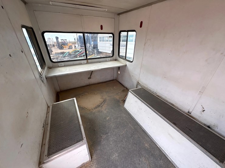 2019-lark-united-12’-x-7’-t/a-bumper-pull-mobile-office-trailer-image-10