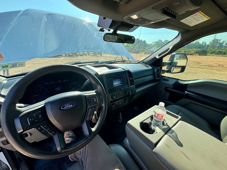 #231-•-2021-ford-f-350-pickup-truck-w/-service-bed-image-18