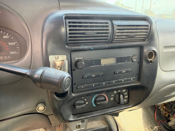 #73-•-2006-ford-ranger-regular-cab-pickup-truck-image-9
