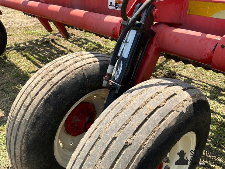 unverferth-225-double-basket-rolling-harrow-image-12