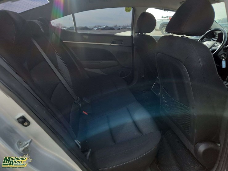2018-hyundai-elantra-4dr-sedan-image-26