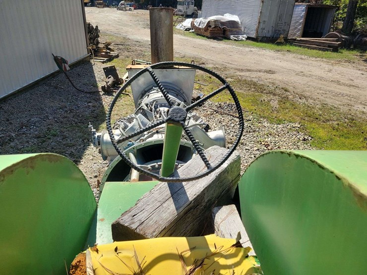 jet-engine-pulling-tractor-image-23