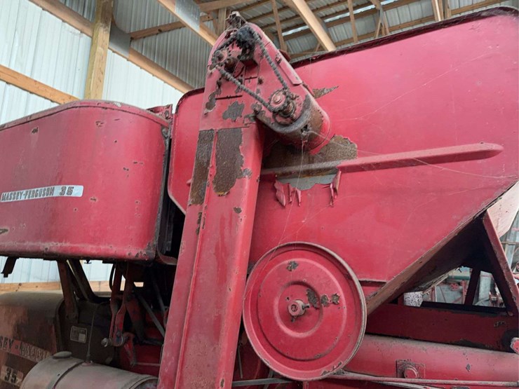 massey-harris-35-combine-image-14