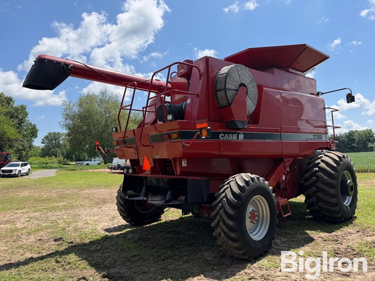 2006-case-ih-2388-axial-flow-combine-image-5