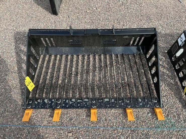 2026-giyi-44in-rock-bucket-for-stand-up-skid-steer-image-3