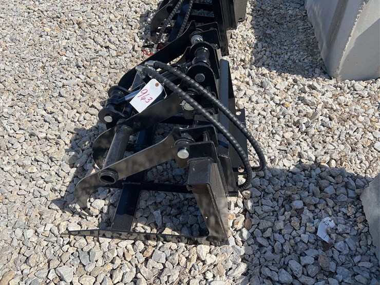 mini-skid-steer-root-grapple-attachment-image-4