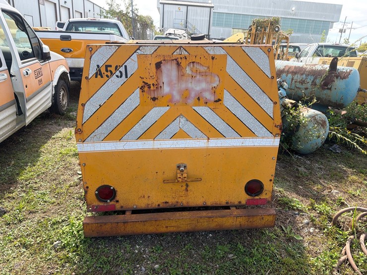 #101-•-1992-leroi-air-comp-250cfm-golf-cart-image-14