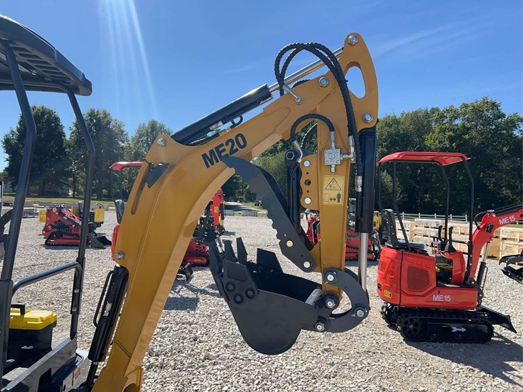 me20-mini-excavator-image-8