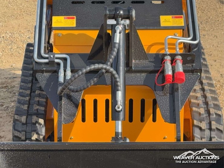 2026-captok-skid-steer-loader-image-14