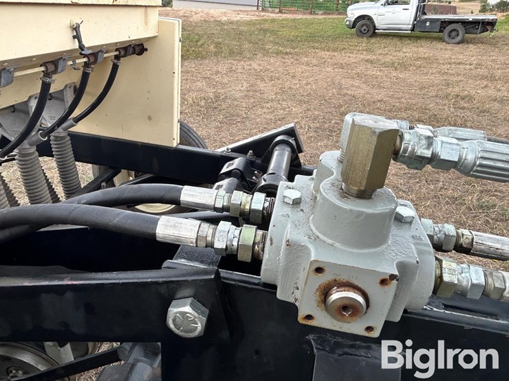 truax-flxii-812rt-drill-seeder-image-15