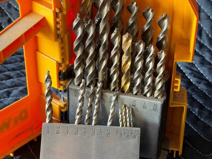 #71-•-dewalt-drillbit-selection/index-image-2