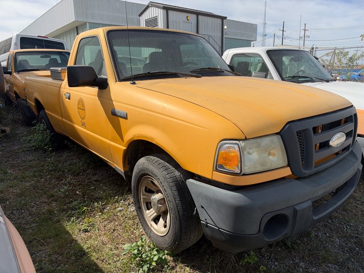 #72-•-ford-ranger-regular-cab-pickup-truck-image-2