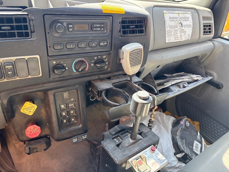 #20-•-2006-ford-f-750-super-duty-dump-truck-image-14