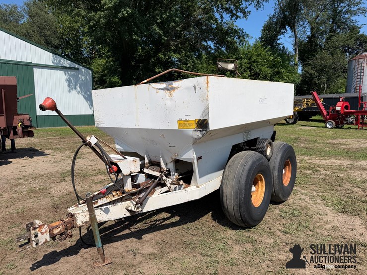 jt-industries-6-ton-fertilizer-spreader-image-1
