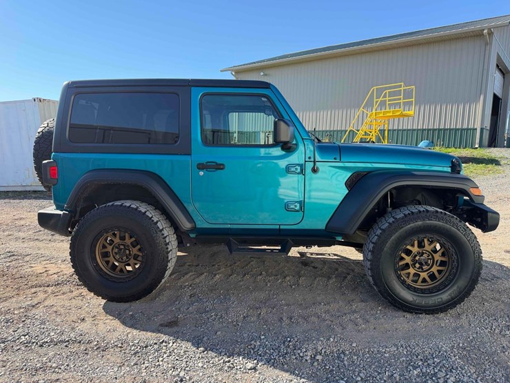 2019-jeep-wrangler-sport-image-6