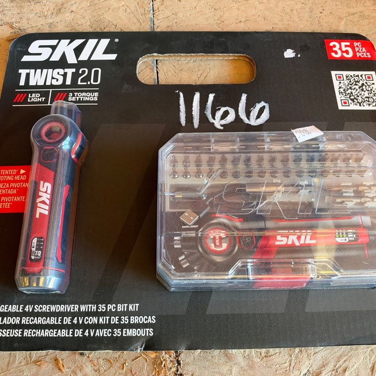 #1166 • Skil Twist 2.0 4V Screwdriver w/ 35 PC Bit Kit