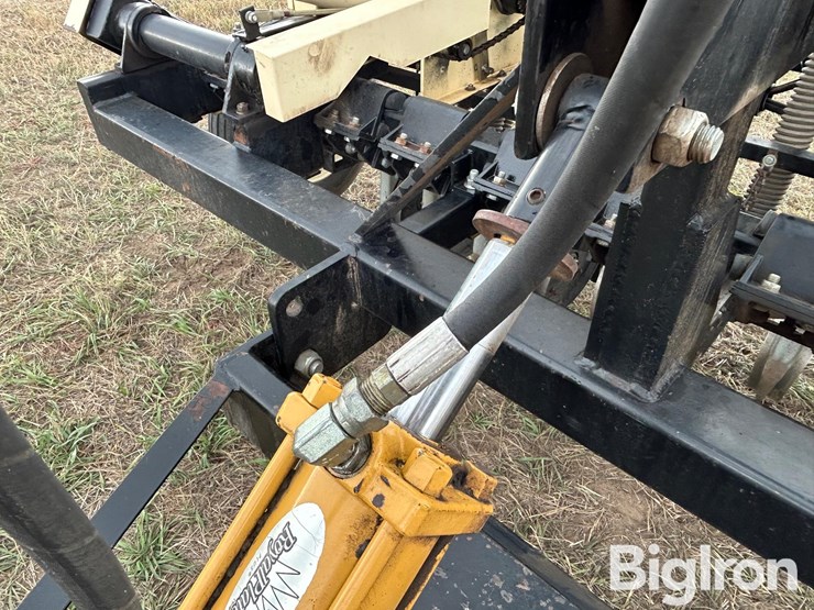 truax-flxii-812rt-drill-seeder-image-9
