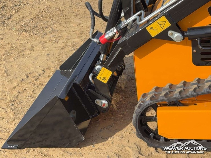 2026-captok-skid-steer-loader-image-12