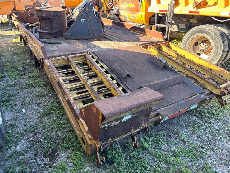 #10-•-interstate-flatbed-equipment-trailer-image-4