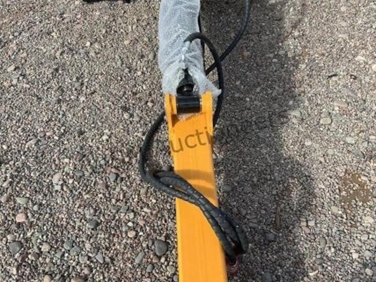 2026-giyi-telescopic-boom-for-skid-steer-image-5