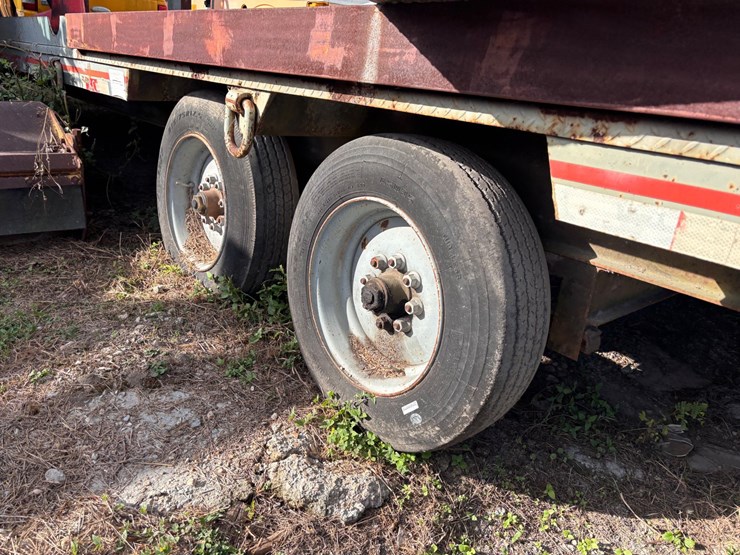 #51-•-interstate-tandem-axle-flatbed-equipment-trailer-image-5