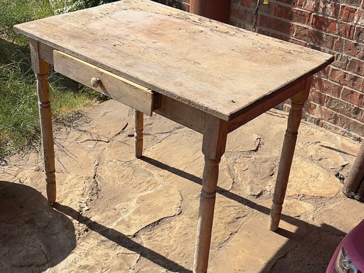 #31-•-antique-pine-table-24-x-36-image-2